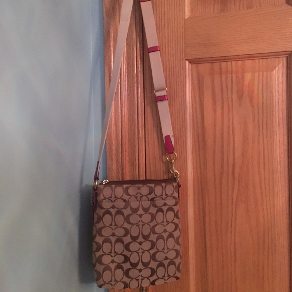 Coach messenger crossbody